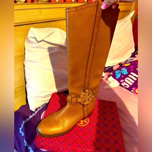 Tory Burch boots - Picture 1 of 2